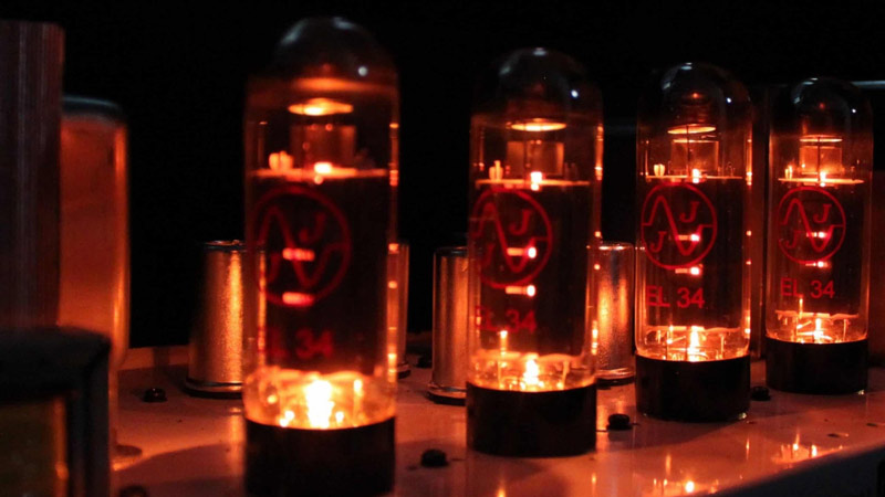 Bóng đèn ampli có tuổi thọ bao lâu? Dấu hiệu cần thay thế